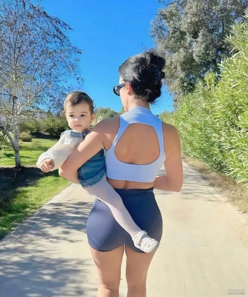  عکس جورجینا برای پروفایل