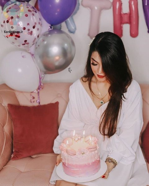  45 ژست عکس تولد با کیک