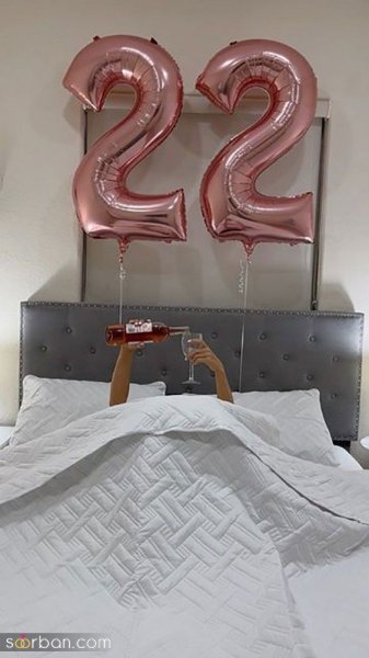  ژست عکس تولد بدون چهره در خانه