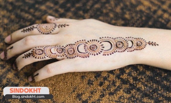  20 عکس نقش حنا ساده دخترانه