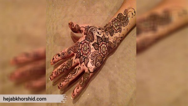  20 عکس نقش حنا ساده دخترانه