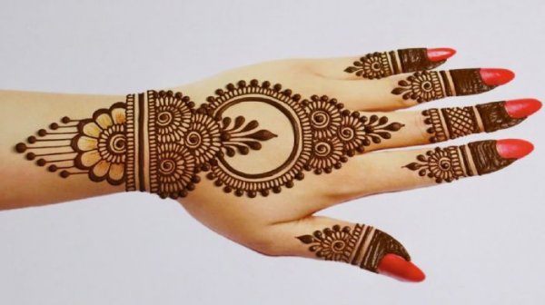  20 عکس نقش حنا ساده دخترانه