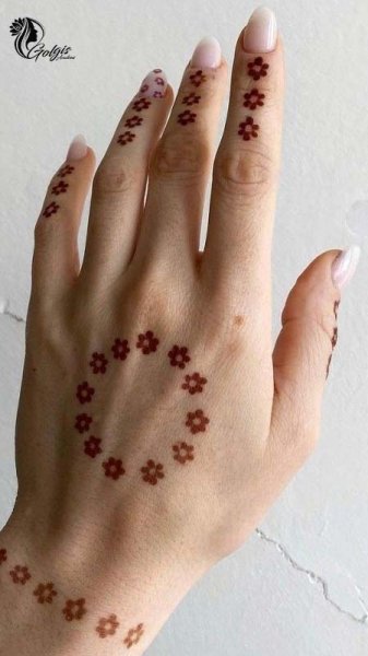  20 عکس نقش حنا ساده دخترانه