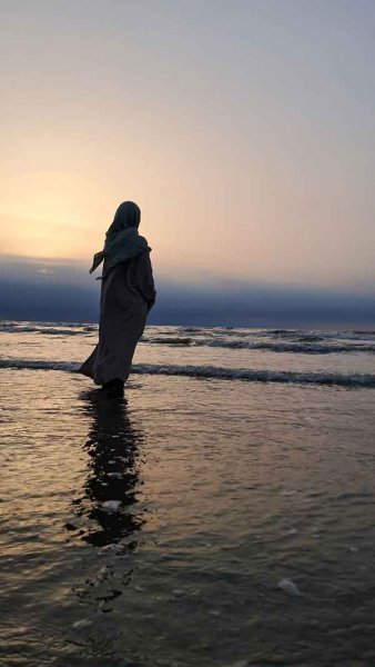  100 عکس پروفایل دختر با حجاب کنار دریا
