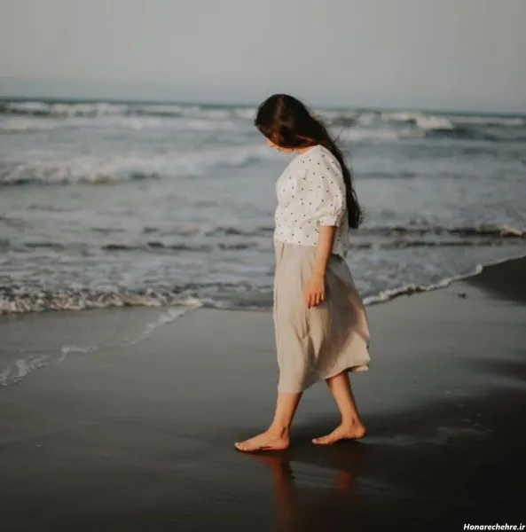  عکس زن کنار ساحل