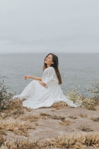  ژست عکس کنار دریا دخترانه