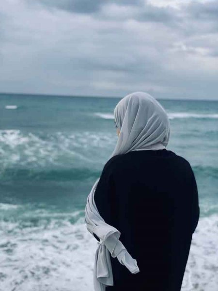  عکس پروفایل دختر با حجاب کنار دریا فانتزی