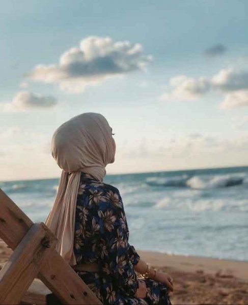  عکس پروفایل دختر با حجاب کنار دریا فانتزی
