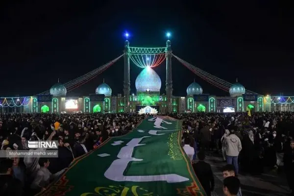  عکس از مسجد جمکران در شب نیمه شعبان