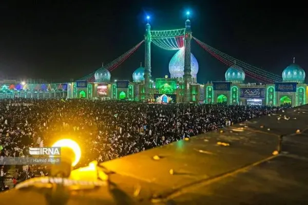  عکس از مسجد جمکران در شب نیمه شعبان