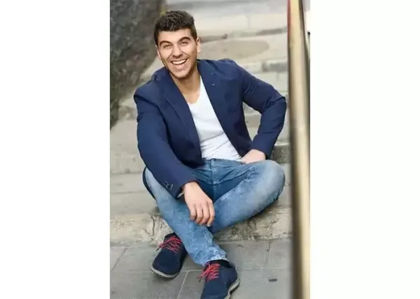  ژست عکاسی مردانه ایستاده