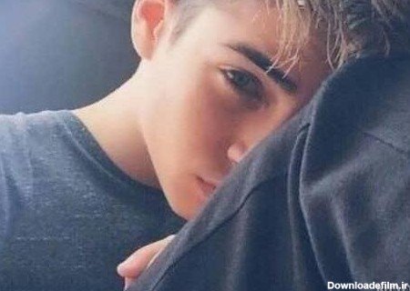  عکس بچه خوشگل چشم رنگی پسر بزرگ