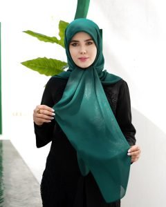 عکس مدل بستن روسری زیر چادر