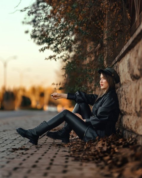  ژست عکاسی دخترانه خفن در خانه