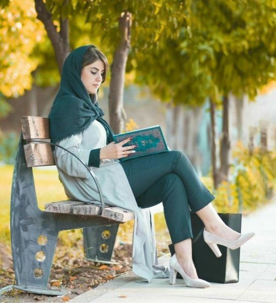  ژست عکاسی دخترانه خفن در خانه