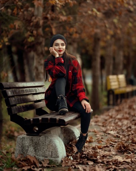  ژست عکس دخترانه لاکچری اینستاگرام