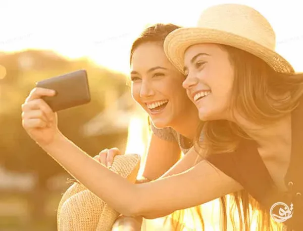  ژست عکس دونفره سلفی بدون چهره