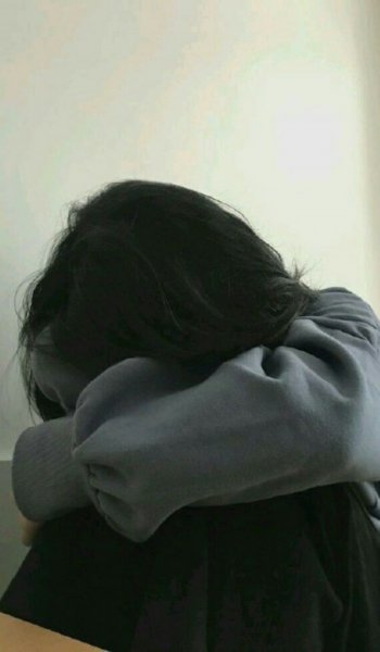  عکس های دخترانه غمگین
