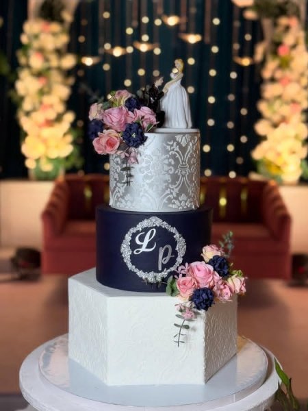  عکس کیک عروسی لاکچری