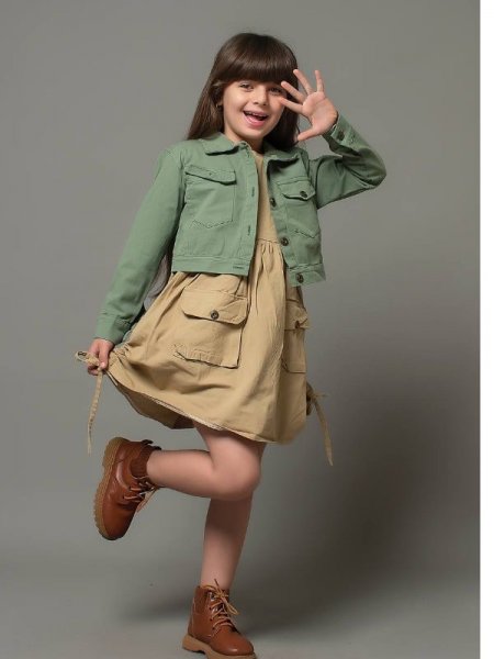 عکس لباس ترند سال ۱۴۰۴ بچه گانه