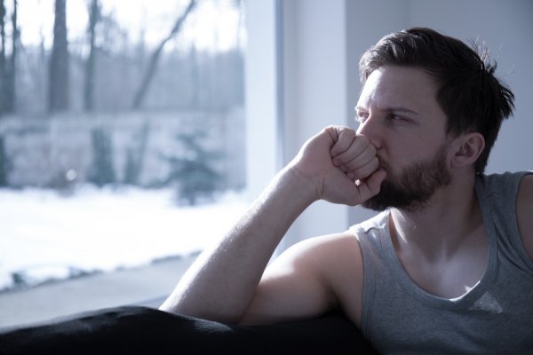 عکس مرد تنها در پاییز