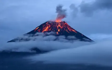  عکس آتشفشان زیر آب