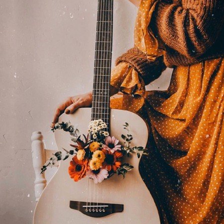  عکس زن در طبیعت شمال