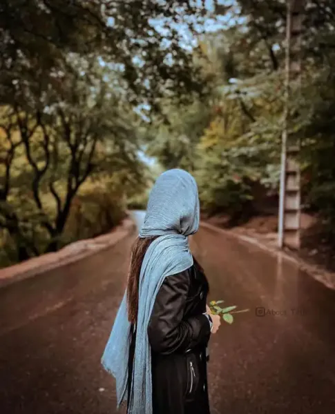  عکس دختر از پشت سر با کلاه برای پروفایل