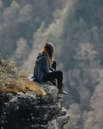  عکس سیاه سفید دخترونه غمگین