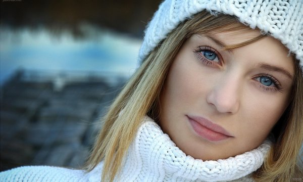  عکس دختر چشم آبی با موهای طلایی