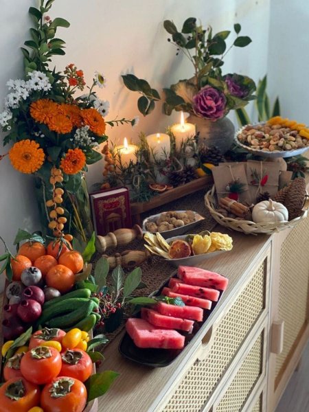  44 عکس سفره شب یلدا باکلاس