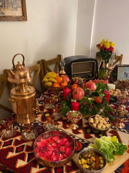  44 عکس سفره شب یلدا باکلاس