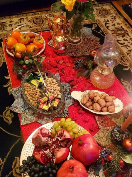  44 عکس سفره شب یلدا باکلاس