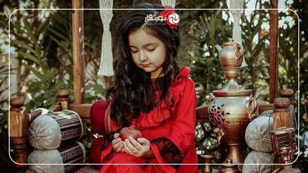  ژست عکس یلدایی دخترانه