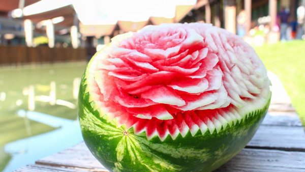  تزیین هندوانه شب یلدا برای عروس