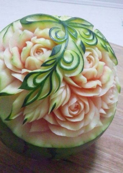  تزیین هندوانه شب یلدا برای عروس