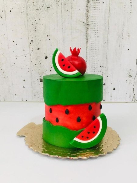  90 عکس کیک شب یلدا لاکچری