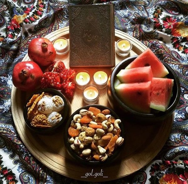  200 عکس شب یلدا تو خونه
