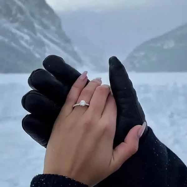  ژست عکاسی در برف بدون چهره