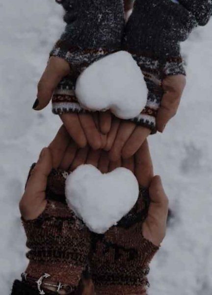  ژست عکاسی در برف بدون چهره