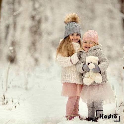  ژست عکاسی در برف دخترانه