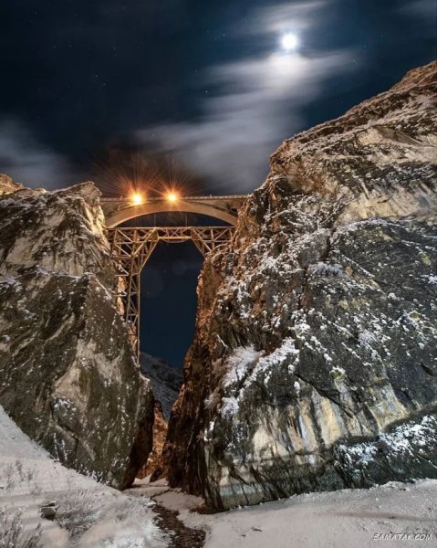  عکس برف در شب