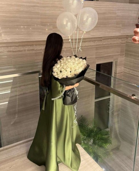 عکس با دسته گل بدون چهره