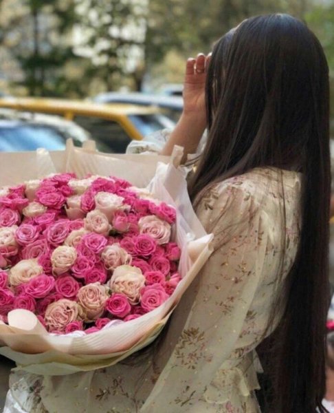 عکس با دسته گل عروس
