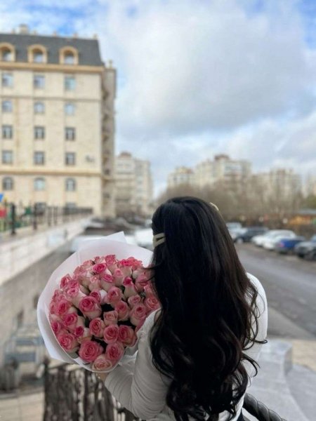 عکس با دسته گل عروس
