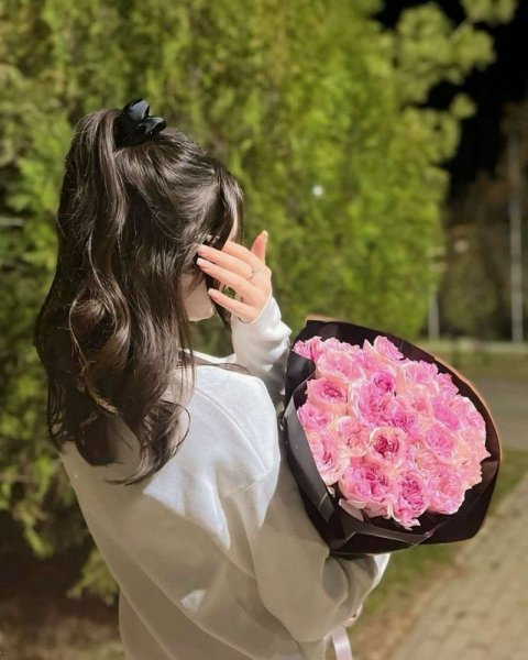 عکس با دسته گل عروس
