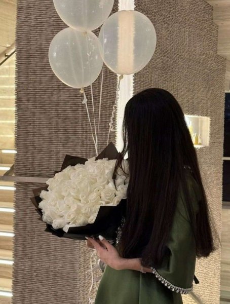 عکس با دسته گل عروس