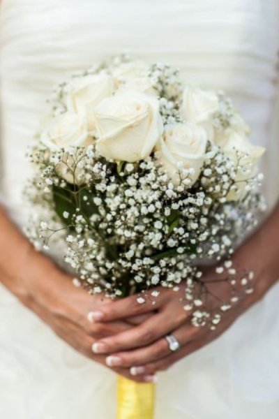  عکس با دسته گل عروس