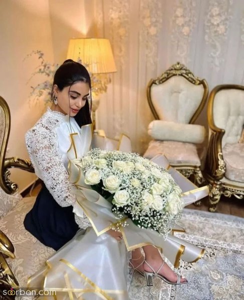 ژست عکس با باکس گل