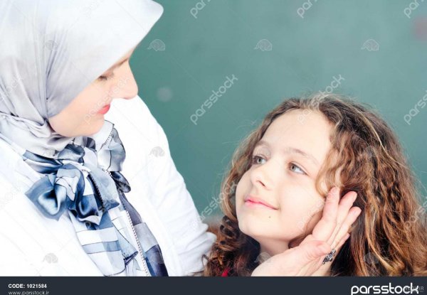 عکس مادر و فرزند با حجاب کارتونی